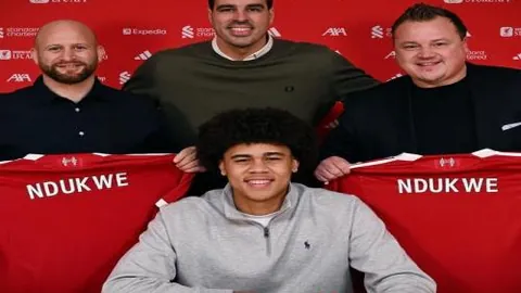 中国代表团亮相哈尔滨第九届亚冬会开幕式入场仪式